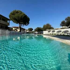 https://villaggio-mietta.it-tuscanyhotel.com